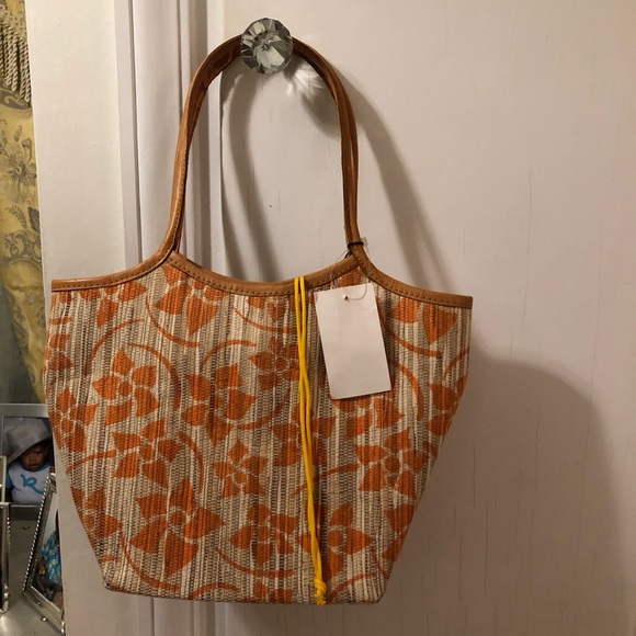 Orange and tan flowered woven shoulder bag - Picture 2 of 2